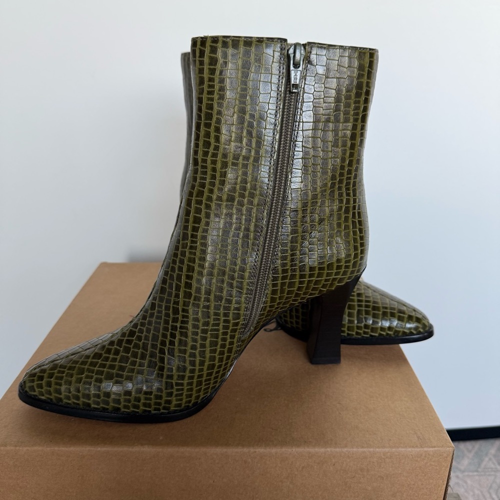 Matisse ECLAIR Green Leather Crocodile-Embossed Heeled Bootie 8.5‎ M - Picture 7 of 15